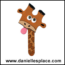 Giraffe Magnet or Pin Puzzle Piece Craft www.daniellesplace.com