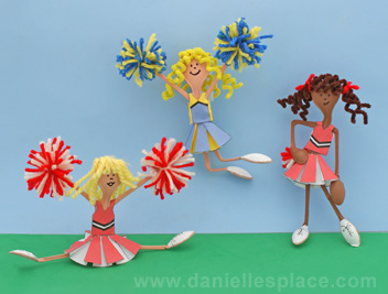 Cheerleader Craft Made with plastic spoons, and paper outfits www.daniellesplace.com