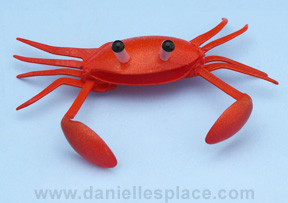 Crab Craft Made with Plastic Spoons www.daniellesplace.com
