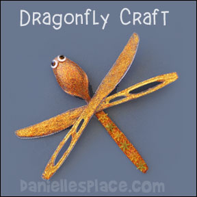dragonfly craft made from plastic spoons and knives DIY from www.daniellesplace.com