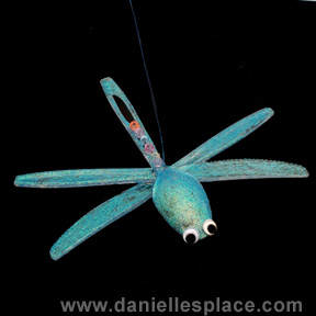 Plastic spoon and knives Dragonfly Craft www.daniellesplace.com