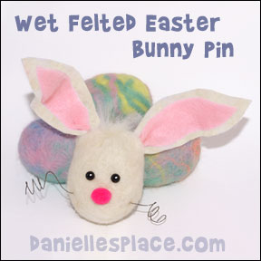 Felted Easter Bunny Pin Craft from www.daniellesplace.com