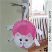 Cat Door Hanger Craft from www.daniellesplace.com