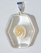 resin shell necklace 2