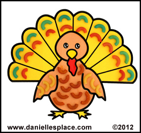 Thanksgiving turkey noodle craft for Kids www.daniellesplace.com