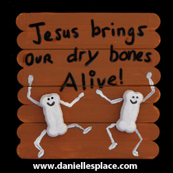 Ezekiel Dry Bones Craft Stick Bible Craft for Sunday School www.daniellesplace.com