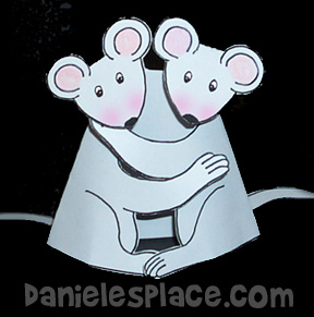 Hugging Mice Folding Valentines Day Card Craft