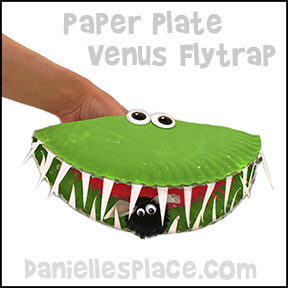 Venus Flytrap Paper Plate Puppet Craft with pompom fly from www.daniellesplace.com