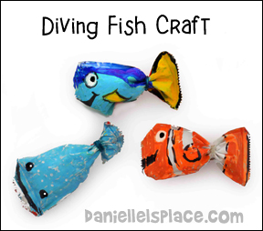 Dive and float fish made from ketchup packages from www.daniellesplace.com