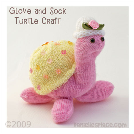 Turtle Sock and Glove Craft from www.daniellesplace.com copyright 2009